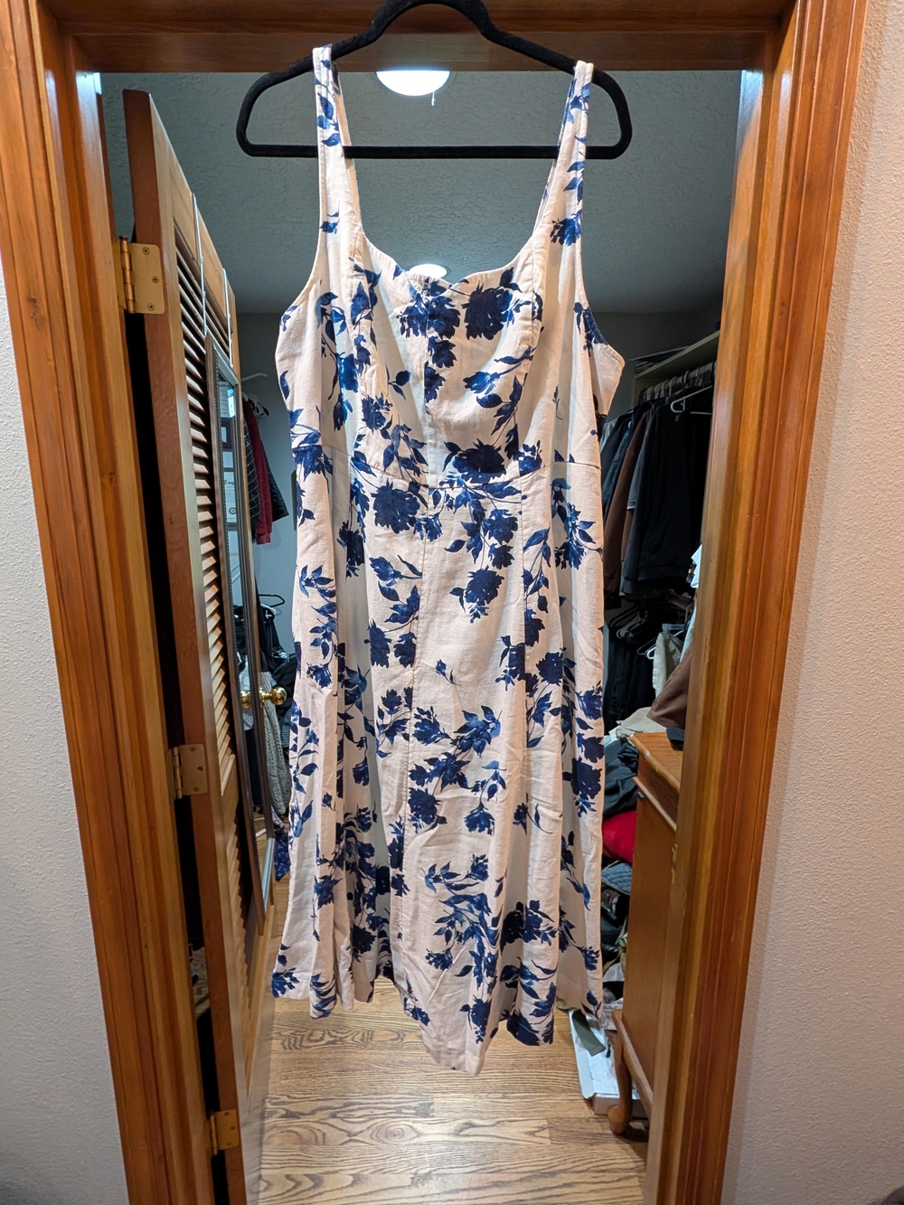 Old Navy White and Blue Floral Sleeveless Dress W/ Pockets